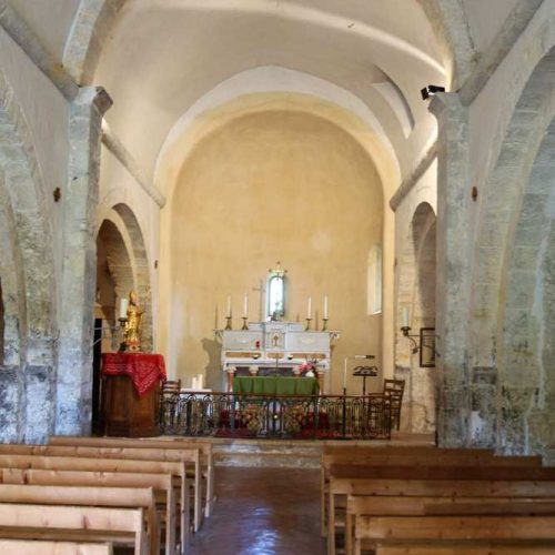 Dans-léglise-la-nef